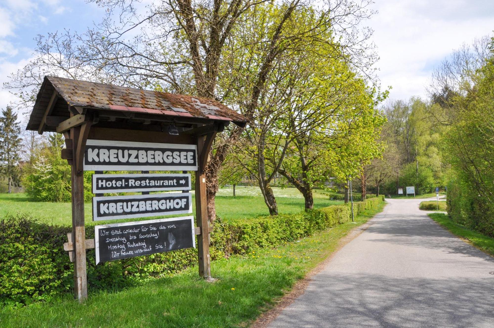 Hotel-Restaurant Kreuzberghof Tagungs- Und Veranstaltungshotel Tiefenbach  Экстерьер фото
